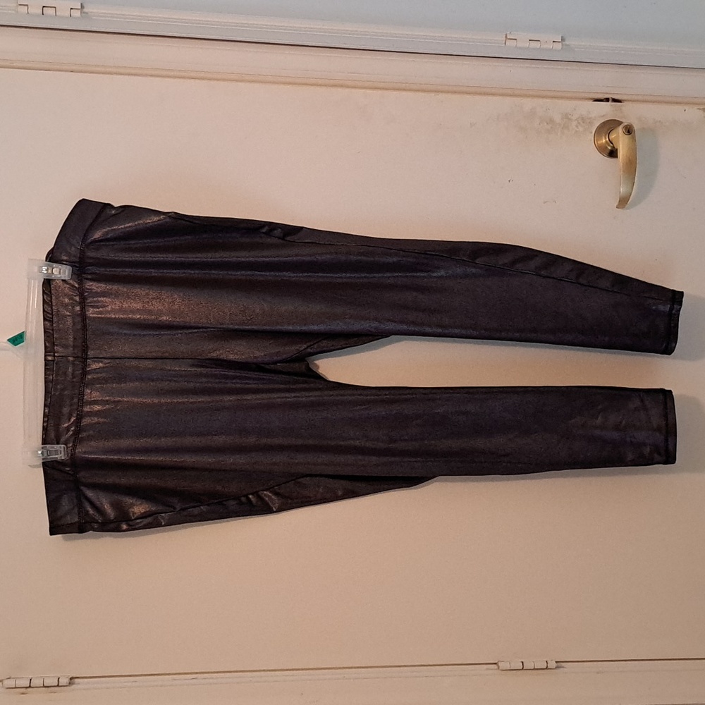 𝅺Livi Active Metallic Leggings